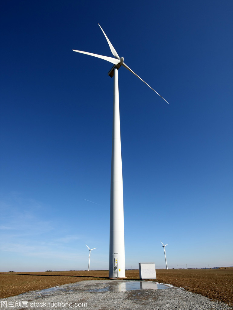 清潔能源雙雄 風力發電與太陽能發電的現狀與前景